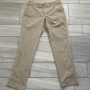 LULULEMON / NWOT. Khakis! In great condition, size 32.